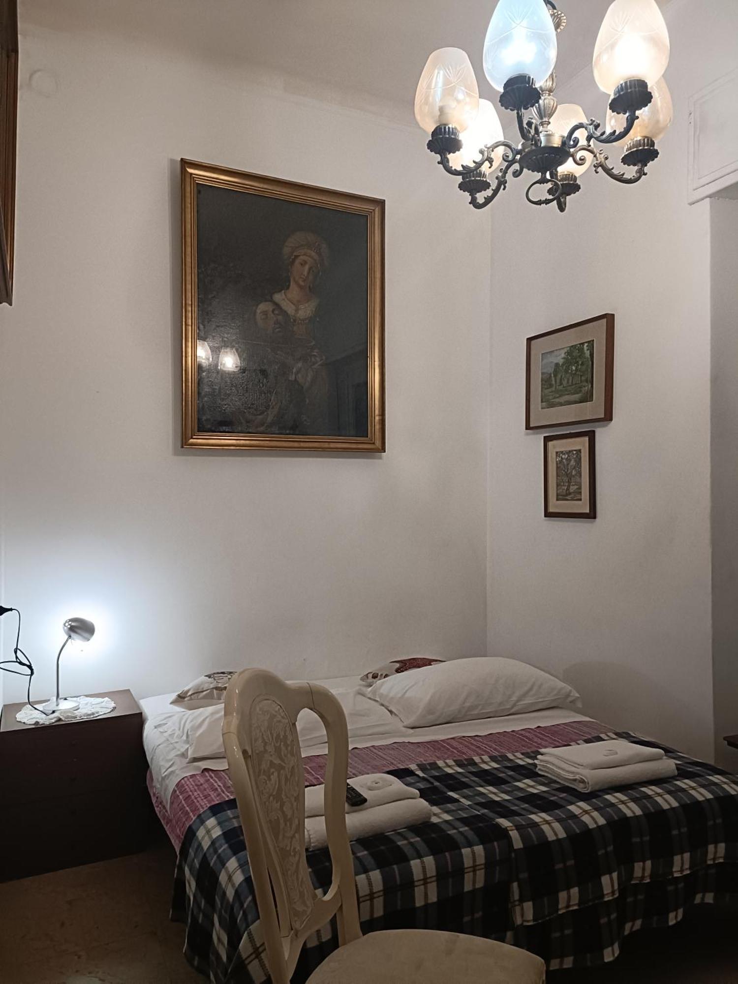 Chez Mavipagi B&B Верона Экстерьер фото